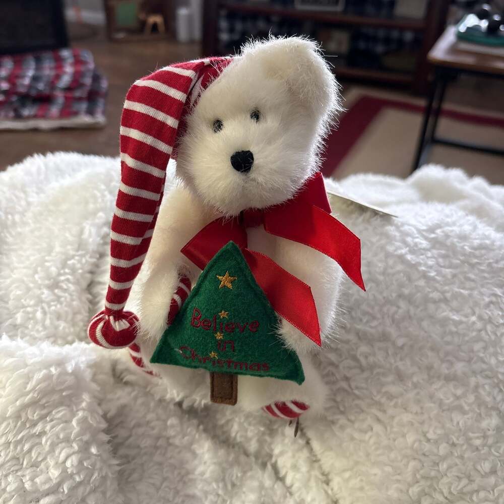 Boyds Bears I.B. Lieve Christmas White Plush Bear with Stocking Cap and Tree